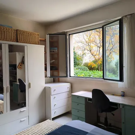 60 M With Parking Near The Parc Des Expositions Parigi