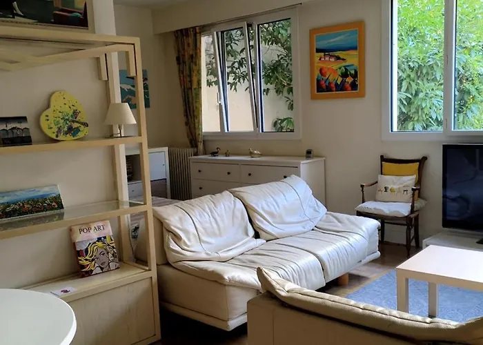 60 M Near Beaugrenelle * Paris